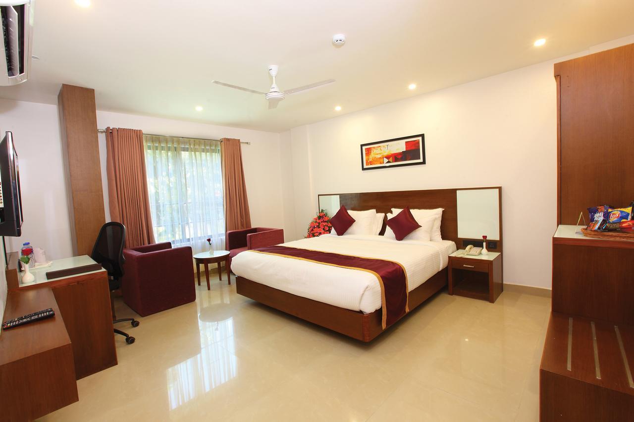Hotel Park Residency Kozhencherry Kozhancheri Exterior foto
